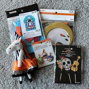 NEW Halloween Craft Assortment